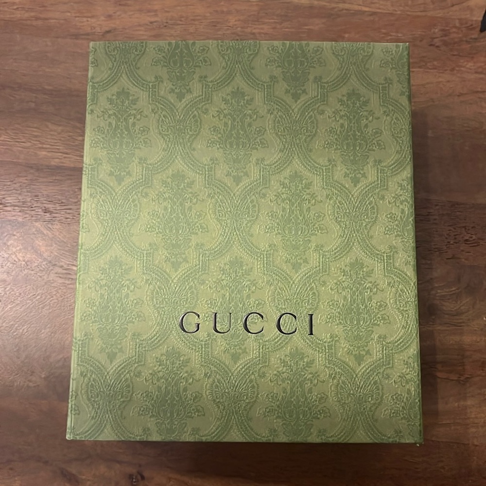Authentic Gucci box, tissue paper in perfect condition and ribbon